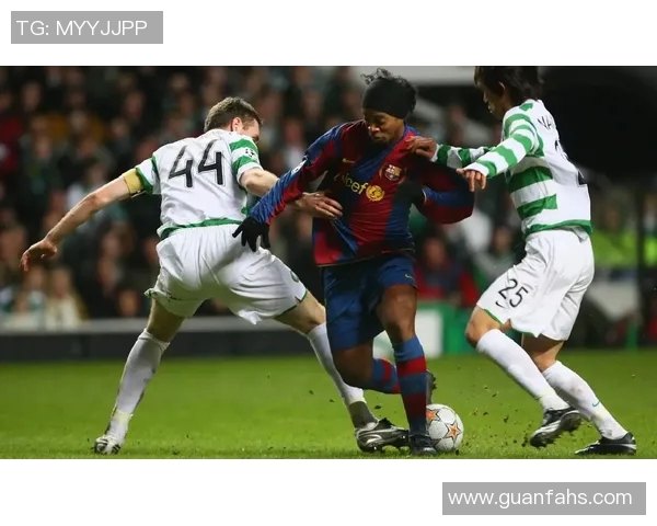 顶级球星1对1足球过人精彩集锦技术对决绝妙瞬间回顾